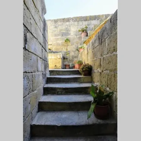 Holiday home 400yr In Gozo - Entire *